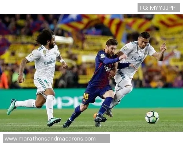 伊藤诚足球明星的崛起与挑战解析,如何在绿茵场上书写传奇人生 伊藤诚足球明星的崛起与挑战解析,如何在绿茵场上书写传奇人生