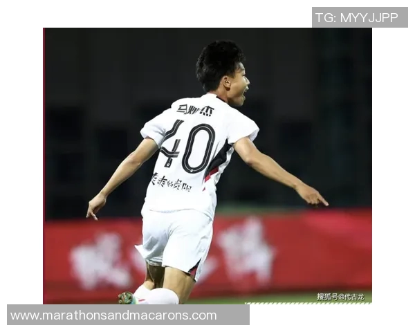 南京足球队以83分领跑锦标赛积分榜展现强大实力与竞争优势 南京足球队以83分领跑锦标赛积分榜展现强大实力与竞争优势