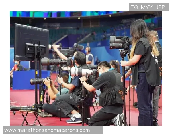 成都足球队在邀请赛中的个人能力展现与战术配合分析