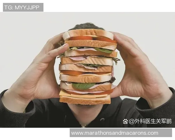 足球明星如何通过科学饮食和高强度训练实现身材管理与健康减重 足球明星如何通过科学饮食和高强度训练实现身材管理与健康减重