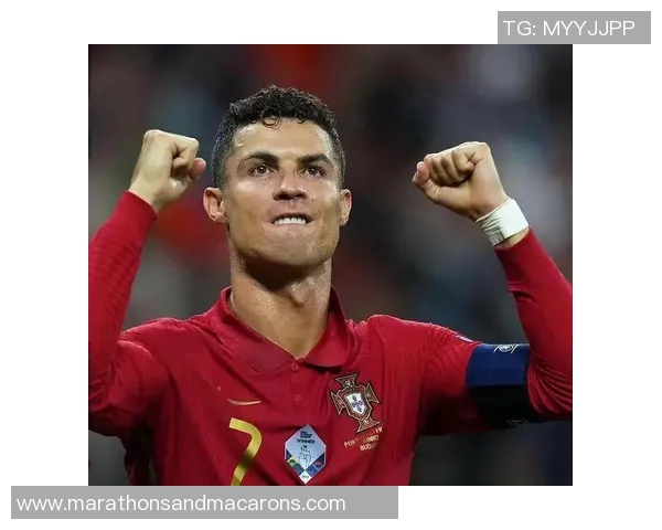 足球明星撩头发瞬间引发热议网友纷纷点赞评论热烈讨论魅力无限 足球明星撩头发瞬间引发热议网友纷纷点赞评论热烈讨论魅力无限