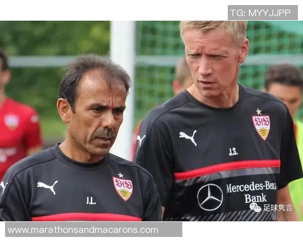 足球明星鲍姆约翰的辉煌历程与对足球的热爱探索 足球明星鲍姆约翰的辉煌历程与对足球的热爱探索