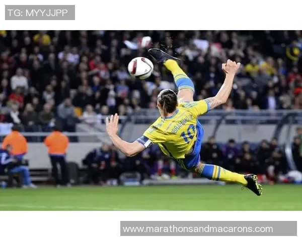 身体强壮的足球明星盘点他们的运动成就与健康秘诀 身体强壮的足球明星盘点他们的运动成就与健康秘诀